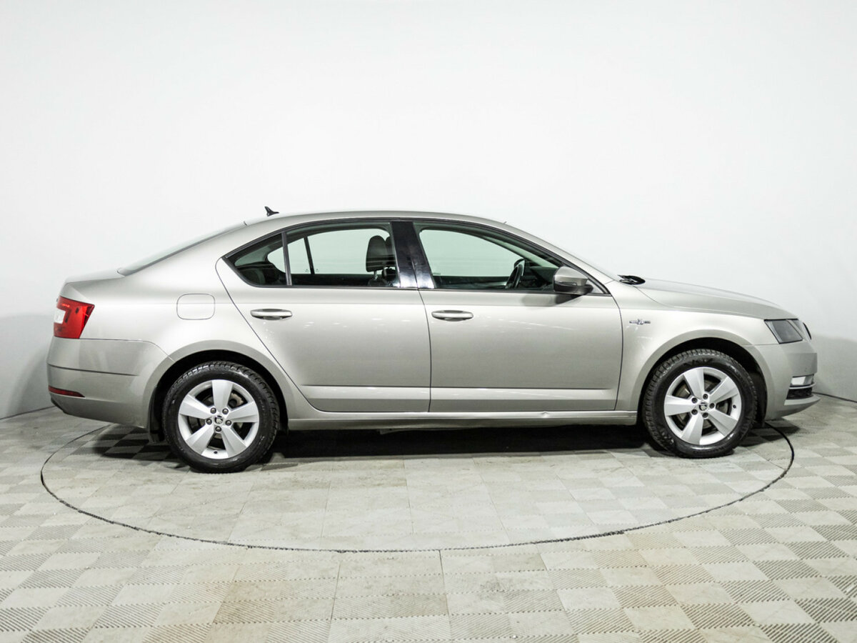 Купить Skoda Octavia с пробегом. Фото: #3