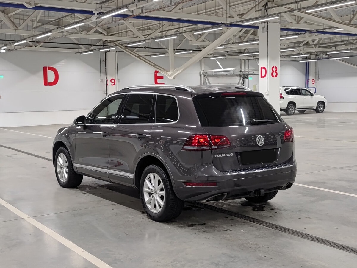 Купить Volkswagen Touareg с пробегом. Фото: #6
