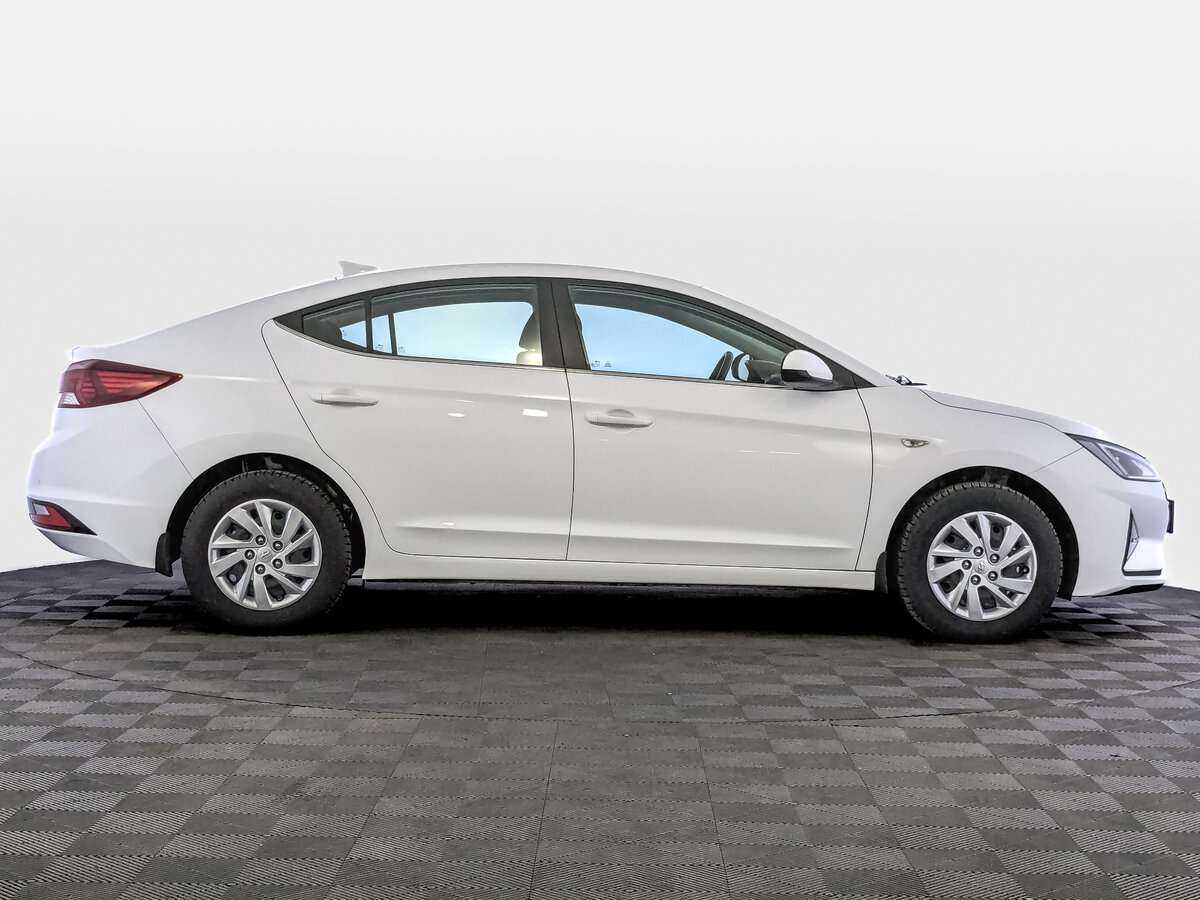 Купить Hyundai Elantra с пробегом. Фото: #3