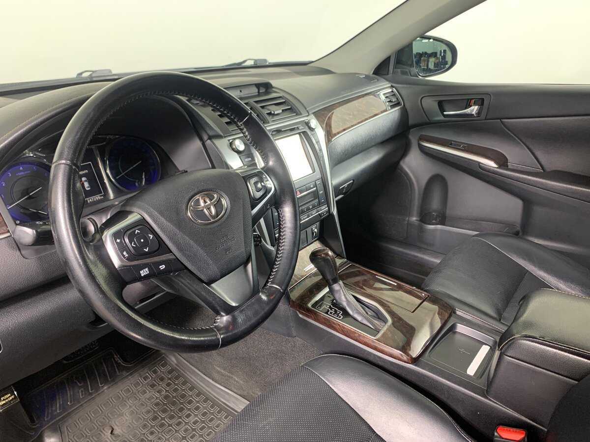 Купить Toyota Camry с пробегом. Фото: #9