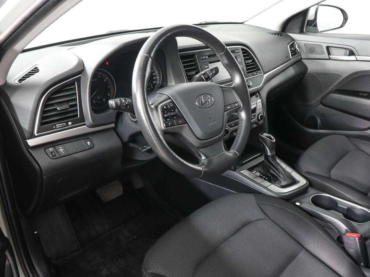 Купить Hyundai Elantra с пробегом. Фото: #8