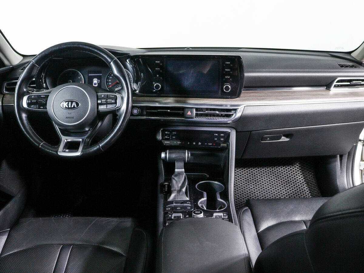Купить Kia K5 с пробегом. Фото: #11