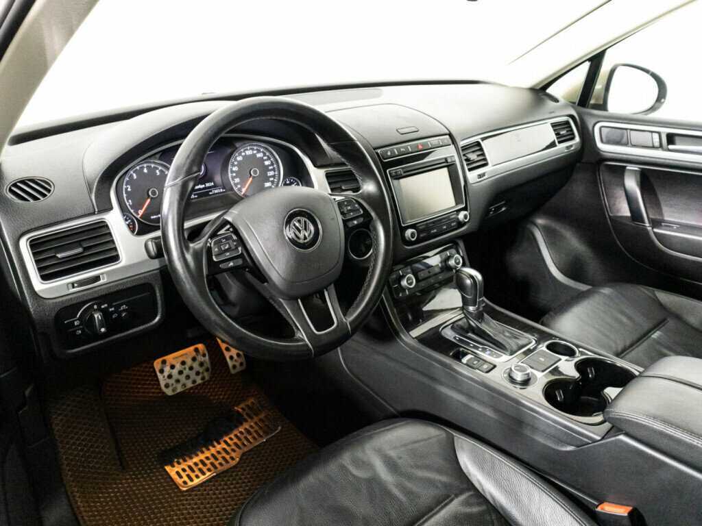 Купить Volkswagen Touareg с пробегом. Фото: #10