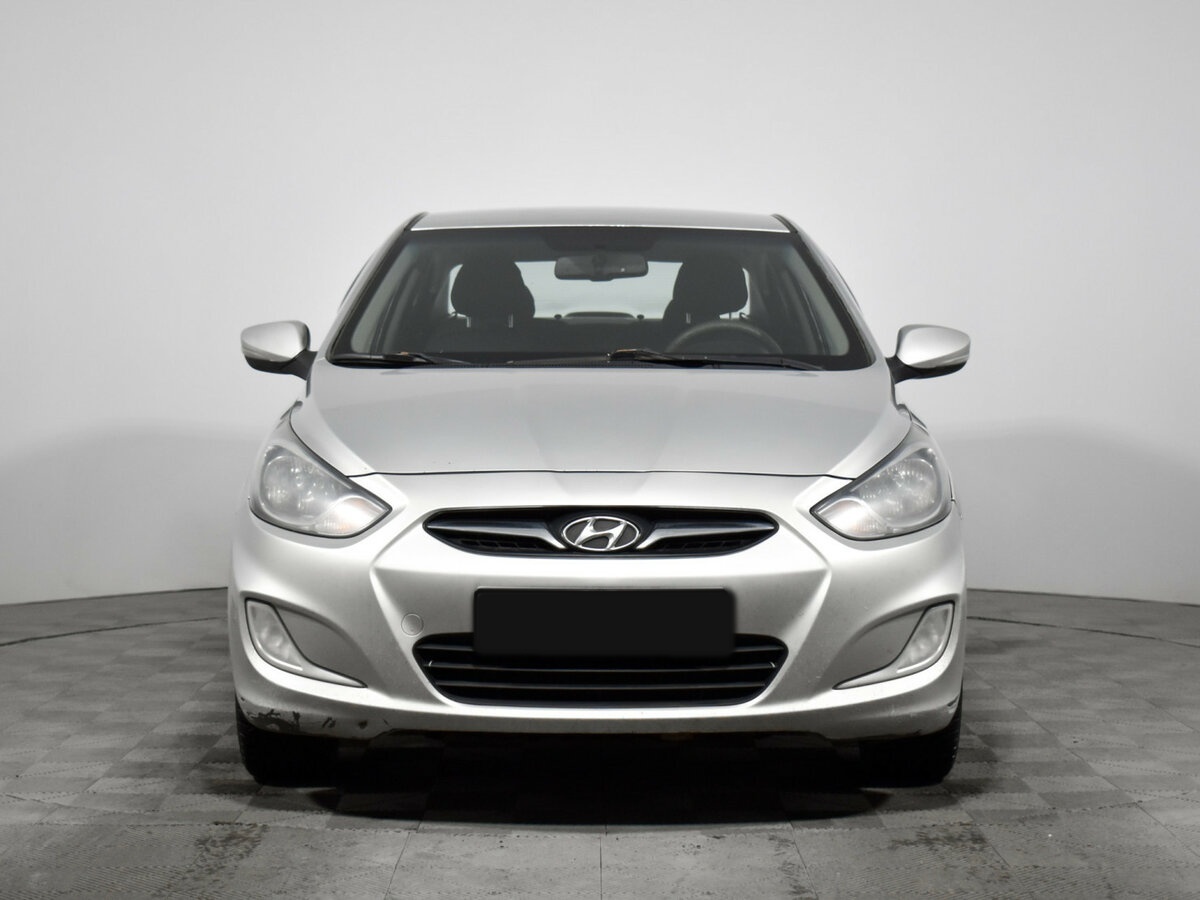 Купить Hyundai Solaris с пробегом. Фото: #1