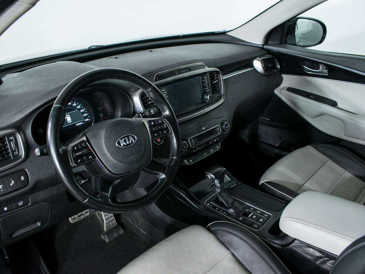 Купить Kia Sorento с пробегом. Фото: #12