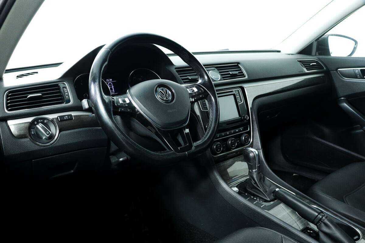 Купить Volkswagen Passat с пробегом. Фото: #12