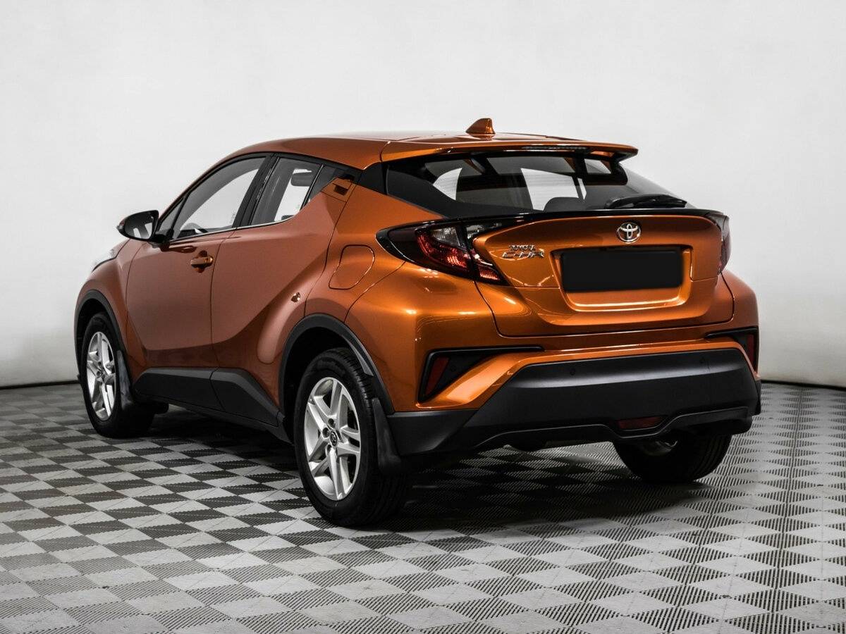 Купить Toyota C-HR с пробегом. Фото: #6