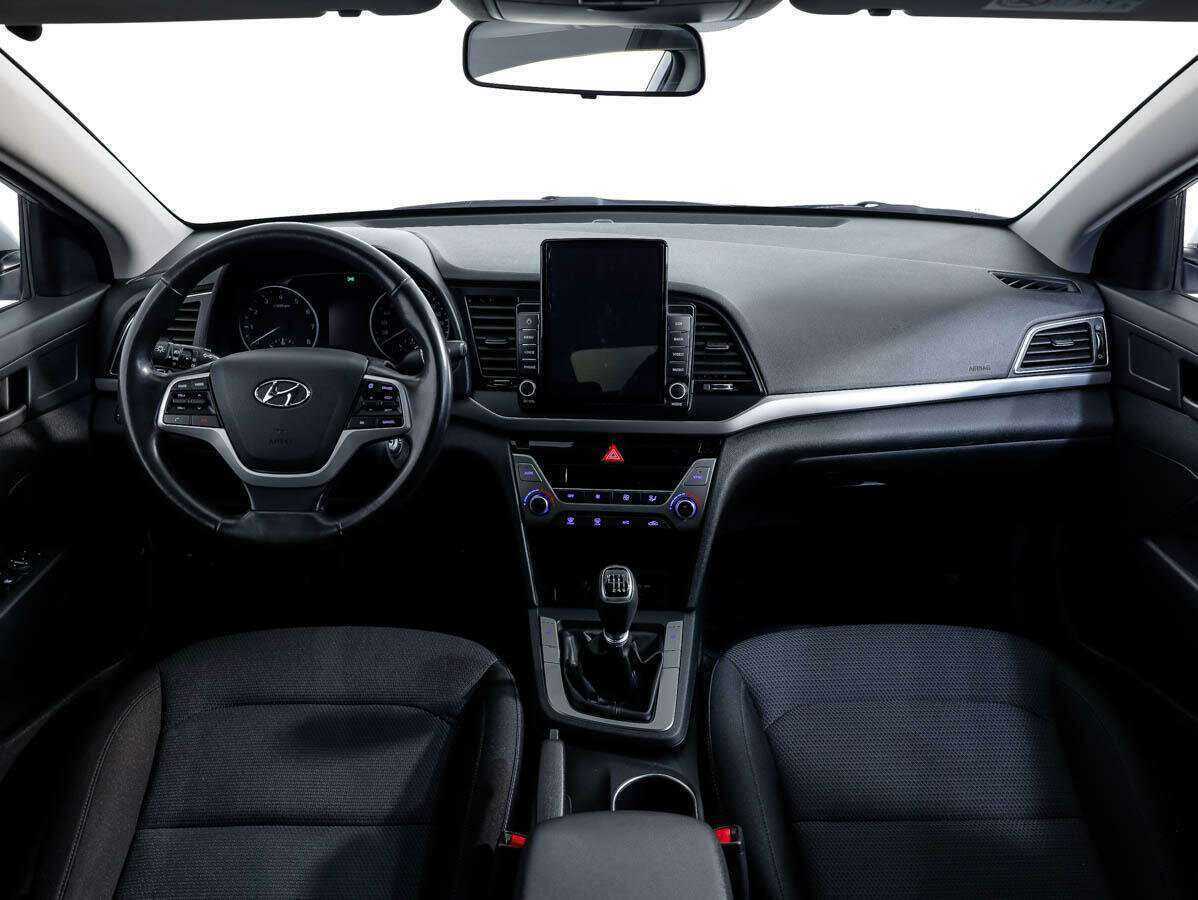 Купить Hyundai Elantra с пробегом. Фото: #8