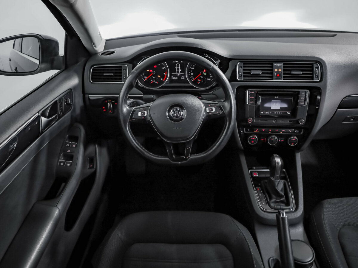 Купить Volkswagen Jetta с пробегом. Фото: #8
