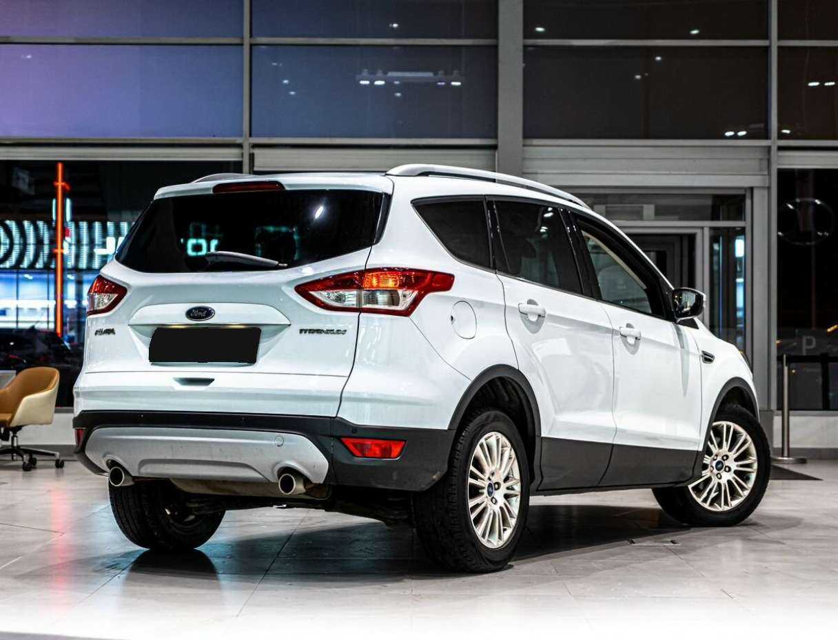 Купить Ford Kuga с пробегом. Фото: #2