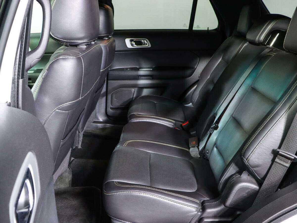 Купить Ford Explorer с пробегом. Фото: #10