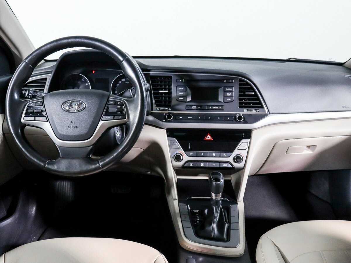 Купить Hyundai Elantra с пробегом. Фото: #8
