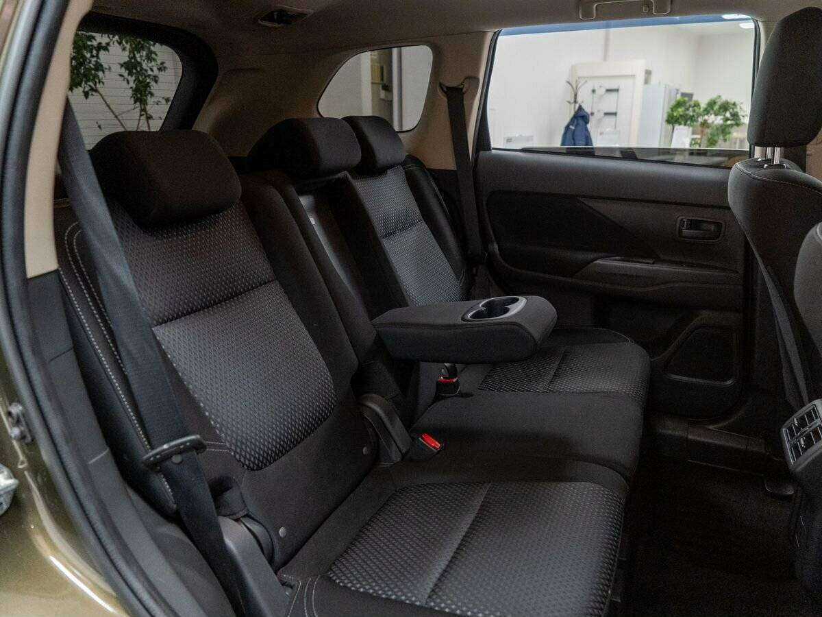 Купить Mitsubishi Outlander с пробегом. Фото: #8