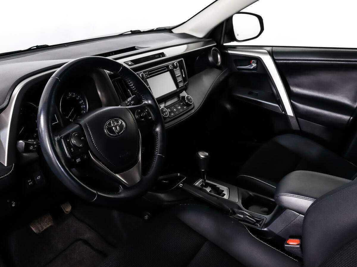 Купить Toyota RAV4 с пробегом. Фото: #8
