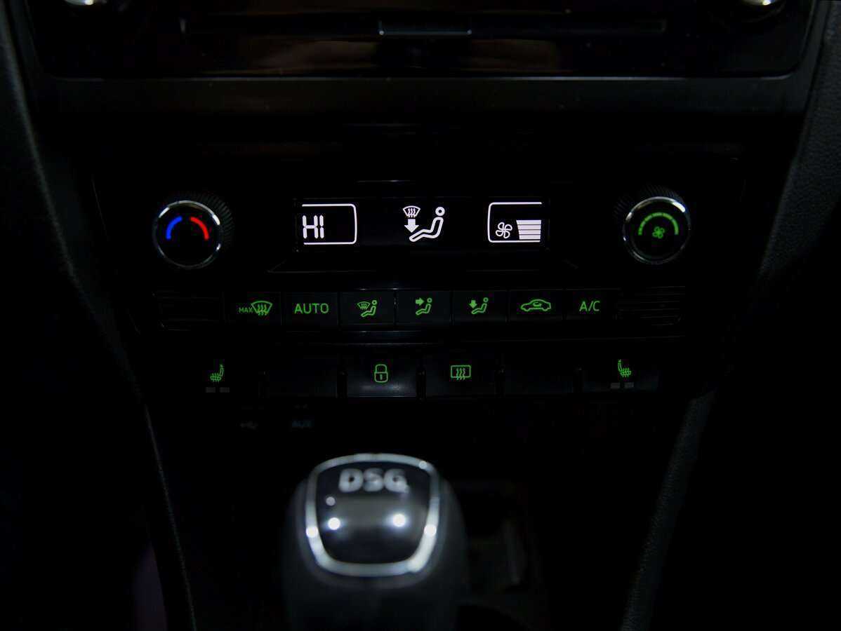 Купить Skoda Rapid с пробегом. Фото: #10