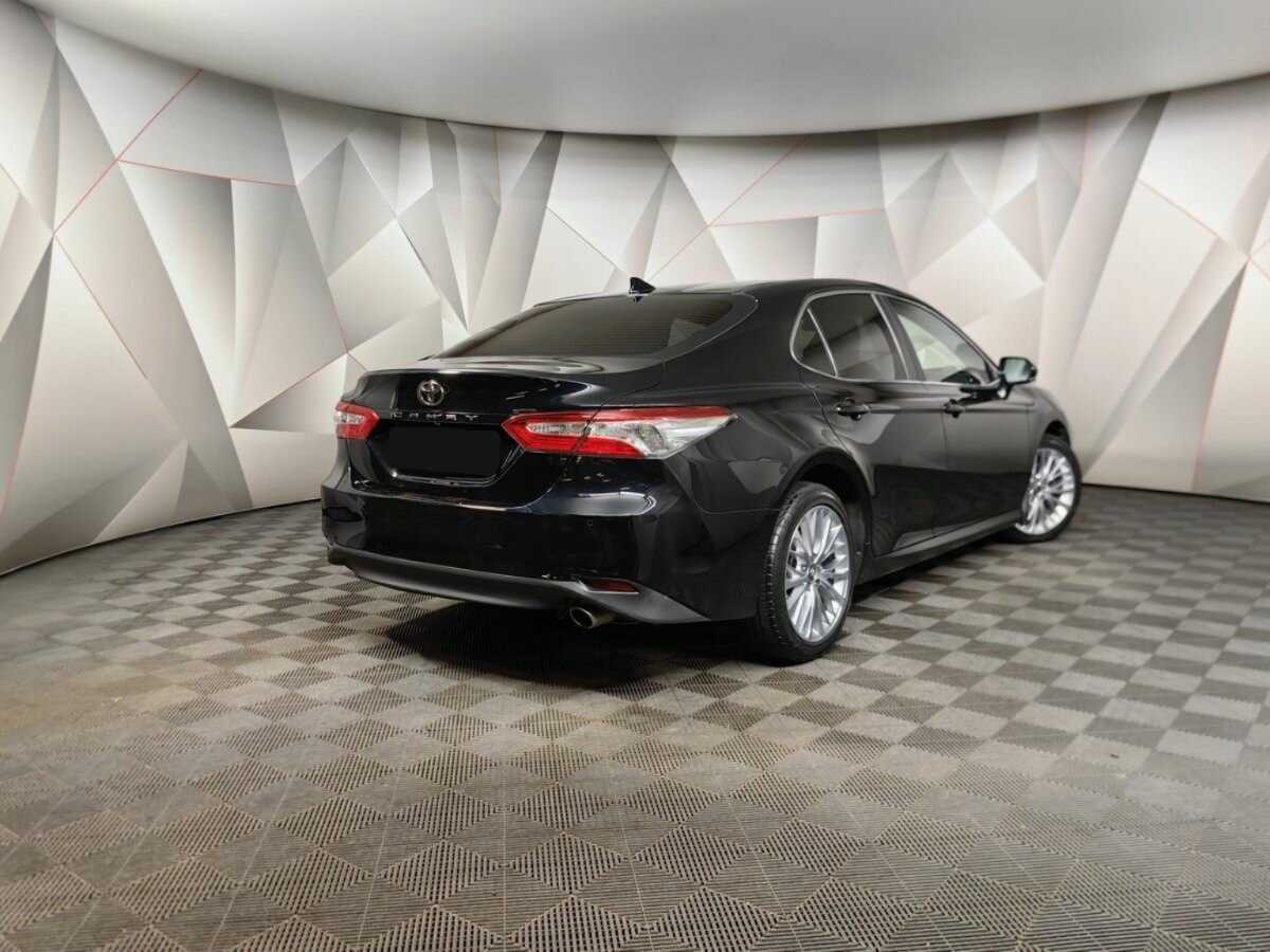 Купить Toyota Camry с пробегом. Фото: #1