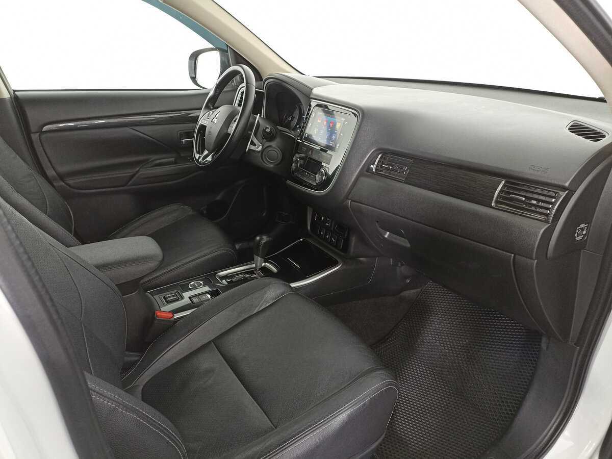 Купить Mitsubishi Outlander с пробегом. Фото: #8