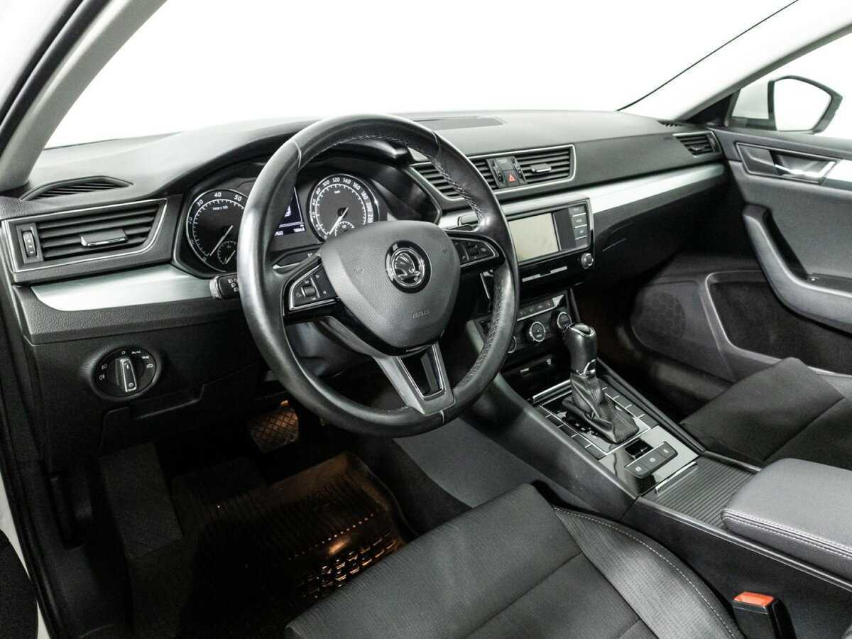 Купить Skoda Superb с пробегом. Фото: #9