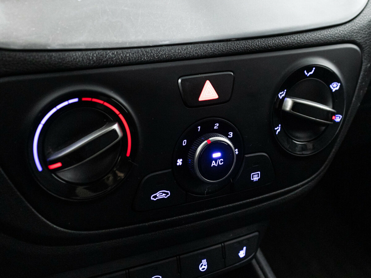 Купить Hyundai Solaris с пробегом. Фото: #15