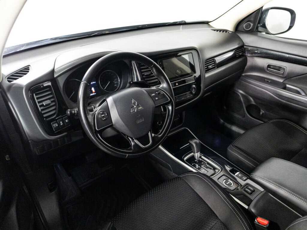 Купить Mitsubishi Outlander с пробегом. Фото: #10