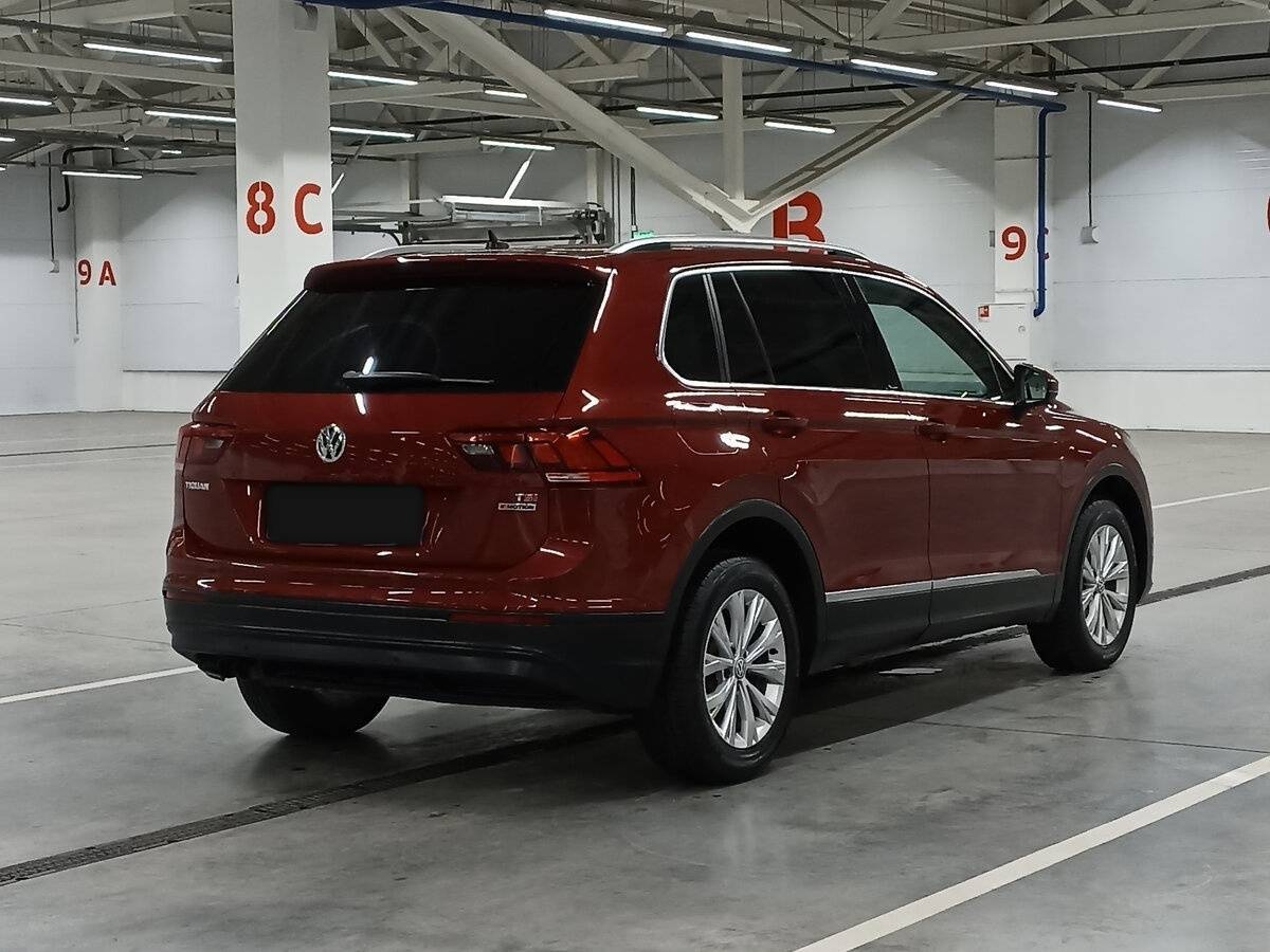 Купить Volkswagen Tiguan с пробегом. Фото: #4