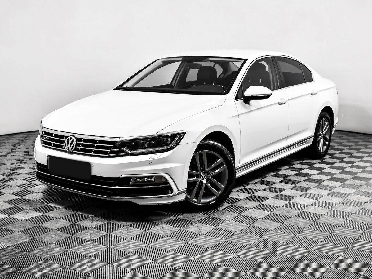 Купить Volkswagen Passat с пробегом. Посмотреть фото