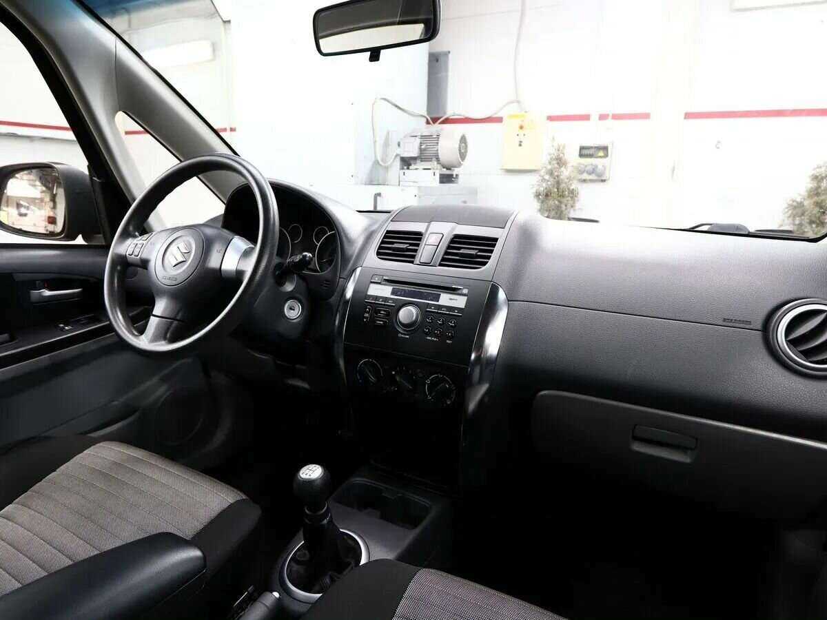 Купить Suzuki SX4 с пробегом. Фото: #8