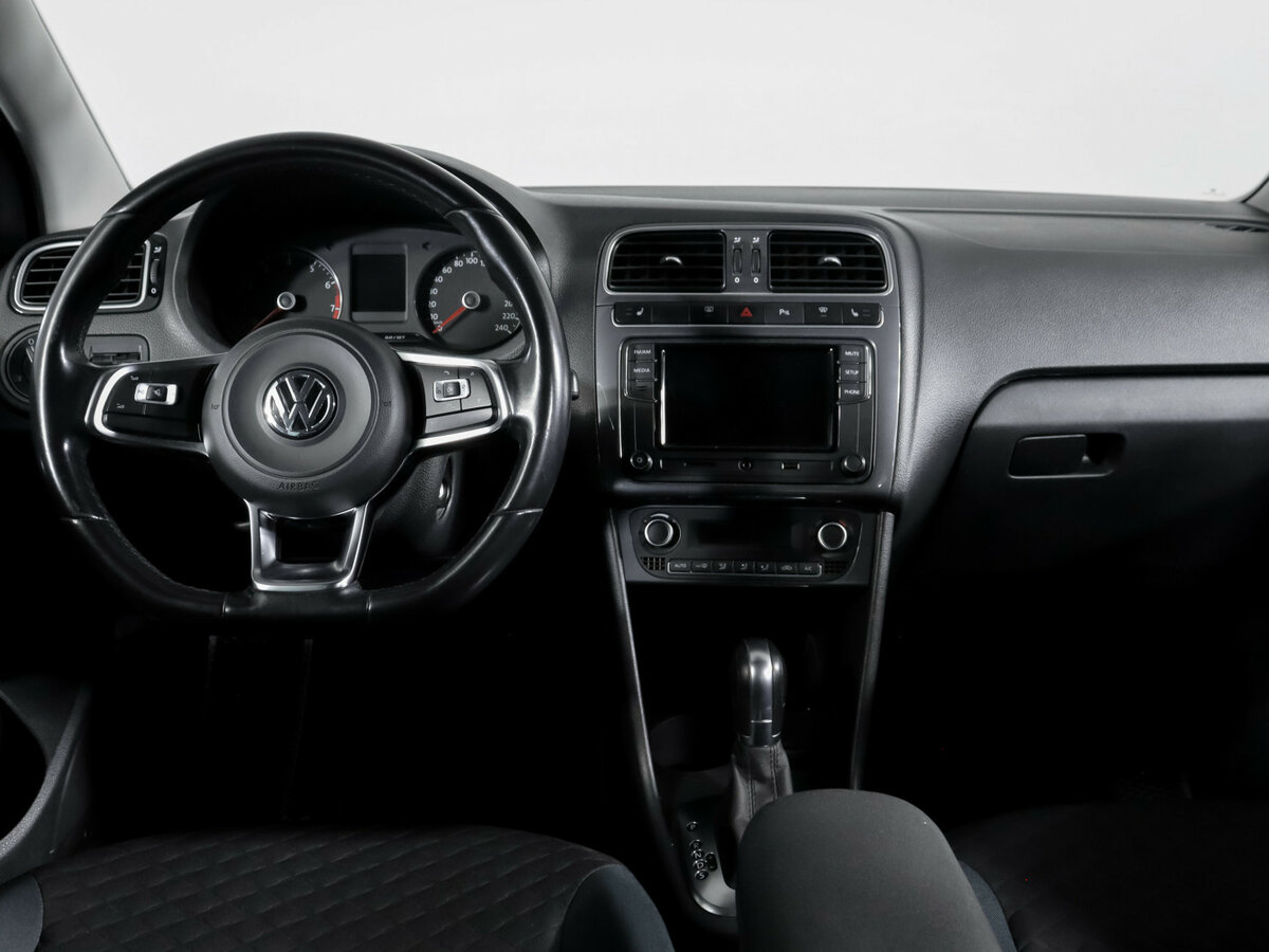 Купить Volkswagen Polo с пробегом. Фото: #9