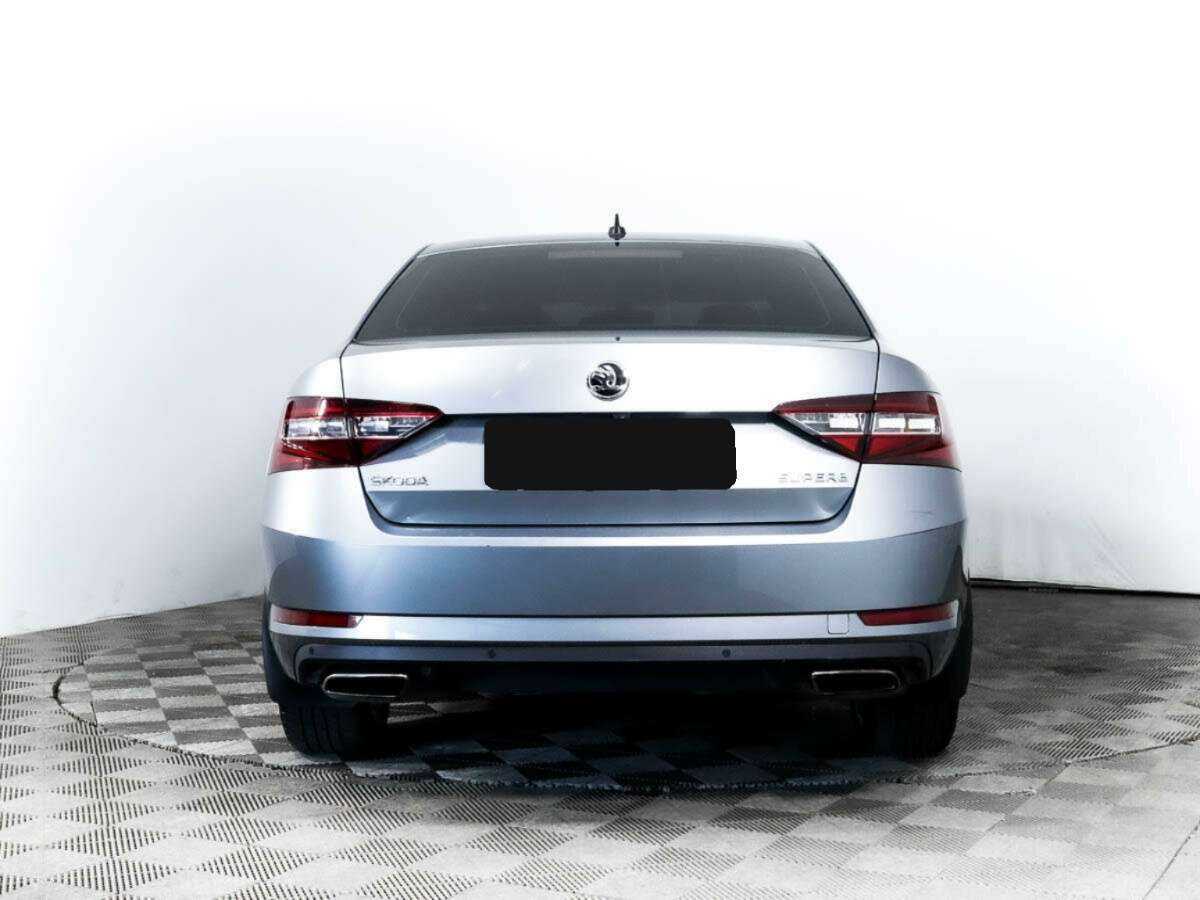 Купить Skoda Superb с пробегом. Фото: #3