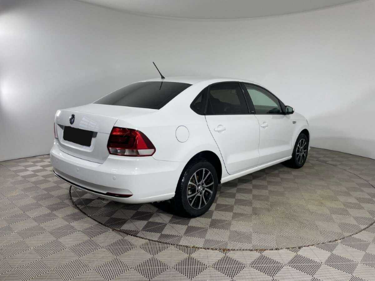 Купить Volkswagen Polo с пробегом. Фото: #3