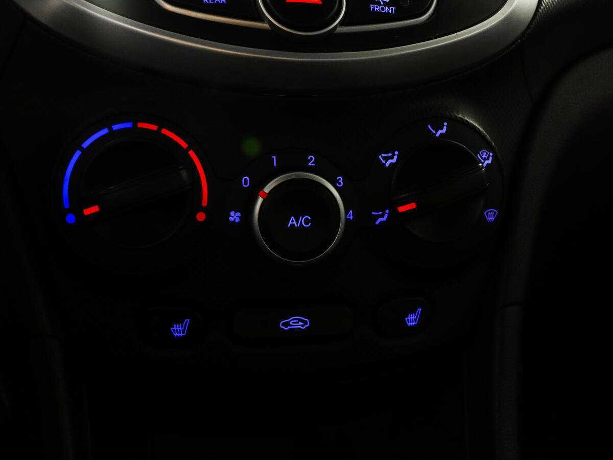 Купить Hyundai Solaris с пробегом. Фото: #13