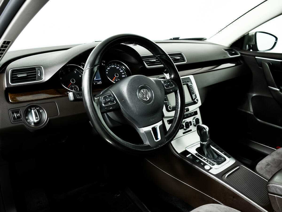 Купить Volkswagen Passat с пробегом. Фото: #12