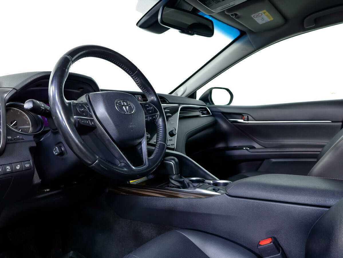 Купить Toyota Camry с пробегом. Фото: #11