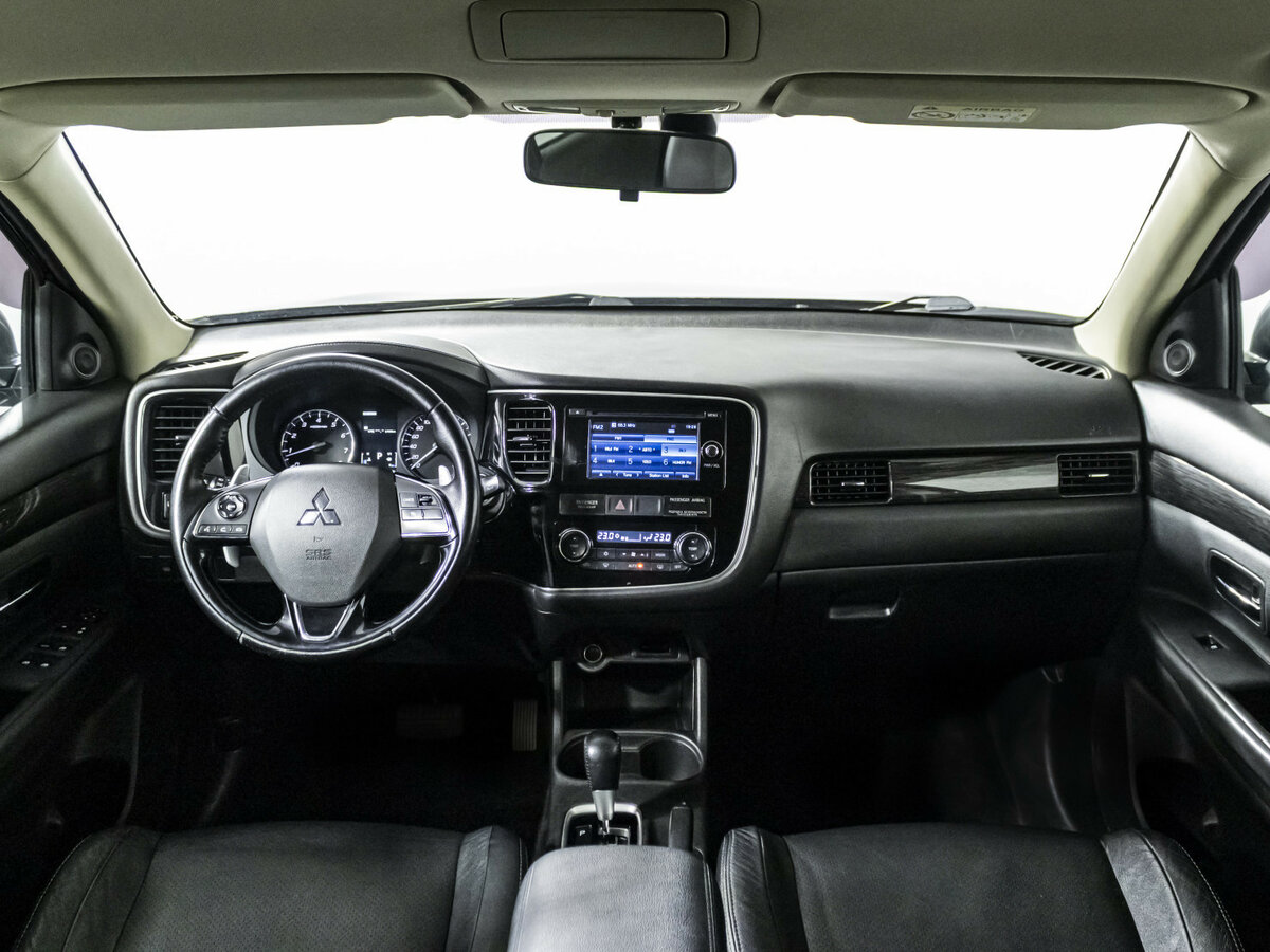 Купить Mitsubishi Outlander с пробегом. Фото: #11