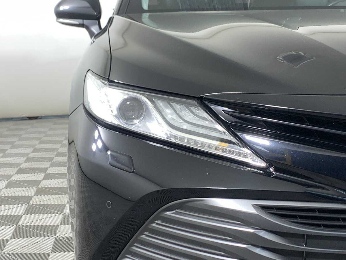 Купить Toyota Camry с пробегом. Фото: #9