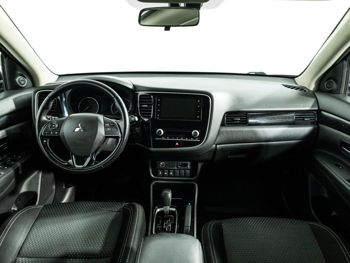 Купить Mitsubishi Outlander с пробегом. Фото: #11