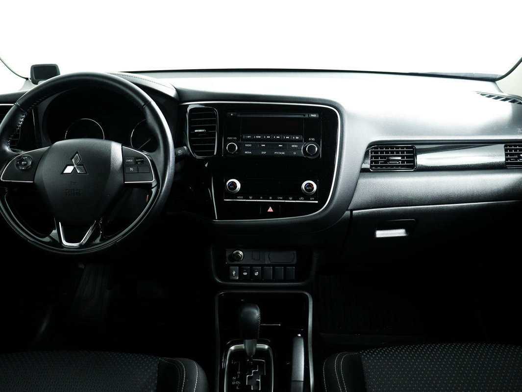 Купить Mitsubishi Outlander с пробегом. Фото: #8