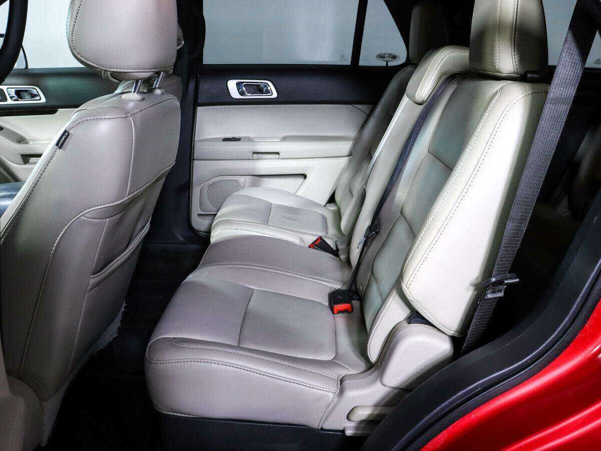 Купить Ford Explorer с пробегом. Фото: #6