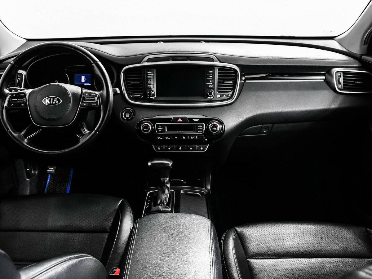 Купить Kia Sorento с пробегом. Фото: #10