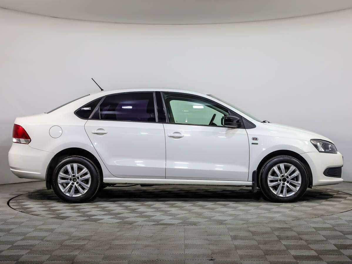 Купить Volkswagen Polo с пробегом. Фото: #2