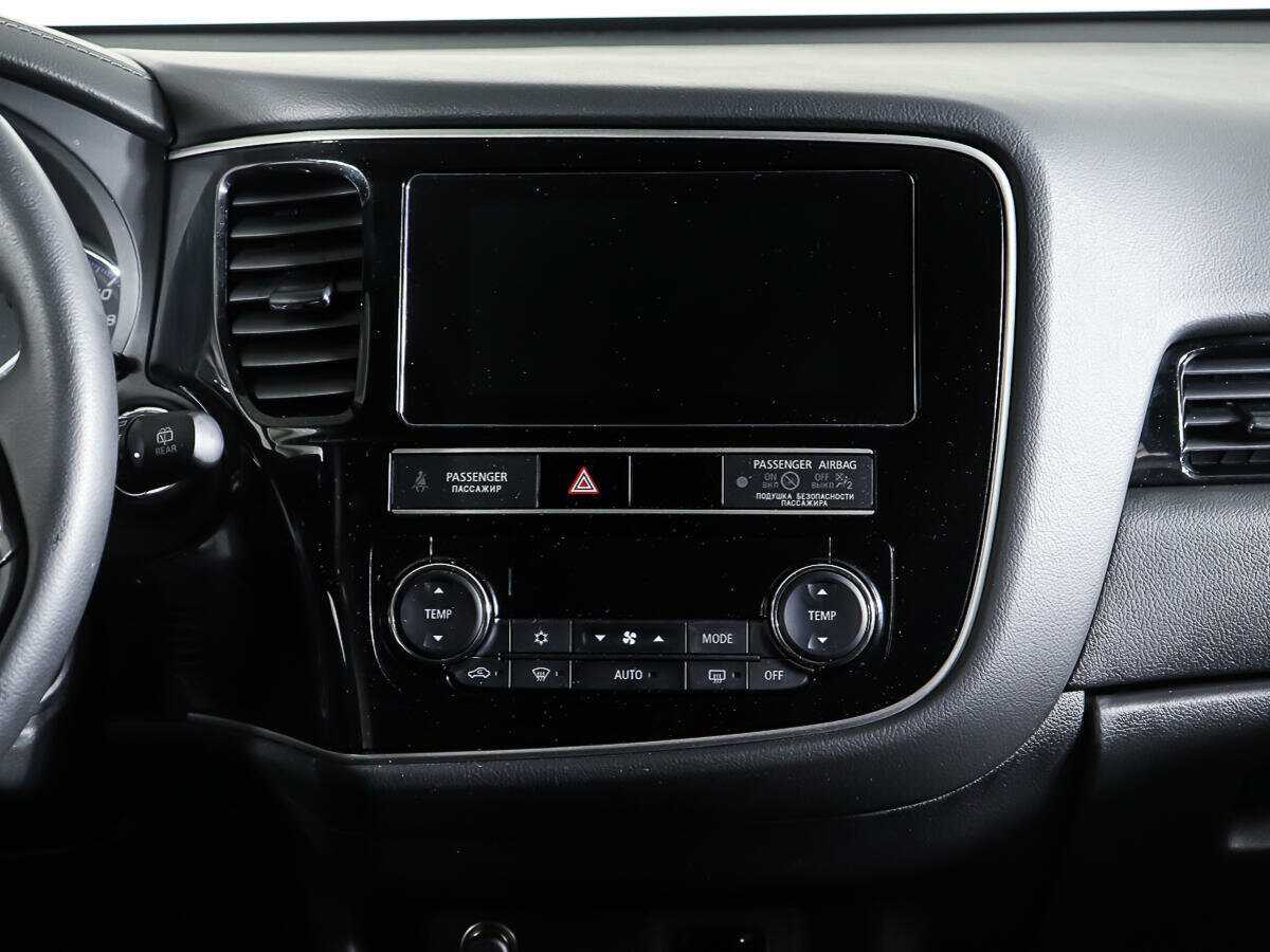 Купить Mitsubishi Outlander с пробегом. Фото: #11