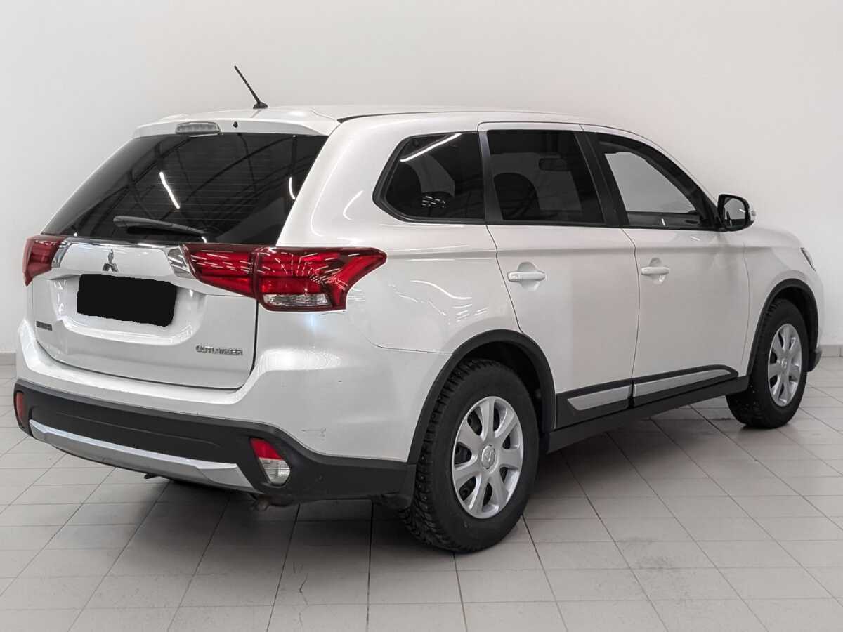 Купить Mitsubishi Outlander с пробегом. Фото: #4