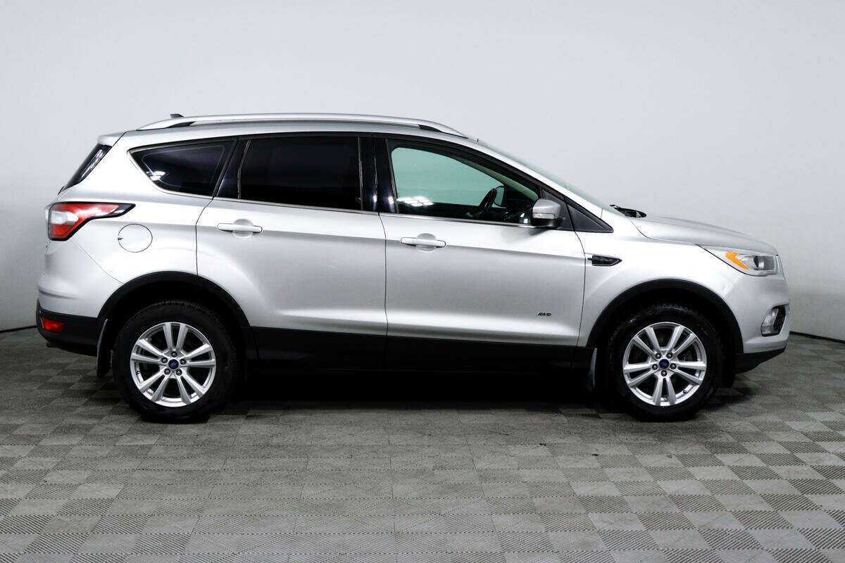 Купить Ford Kuga с пробегом. Фото: #3