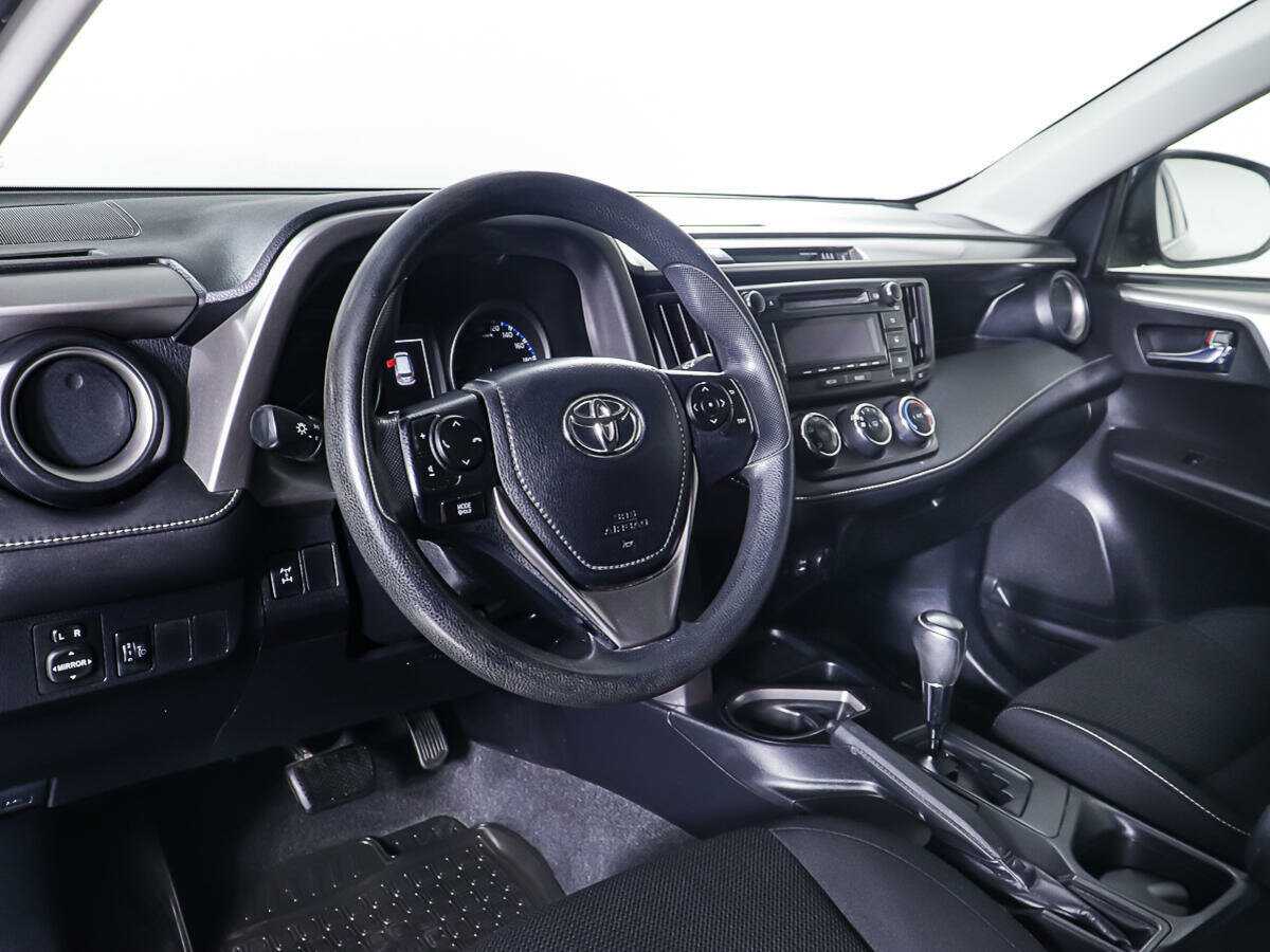 Купить Toyota RAV4 с пробегом. Фото: #12