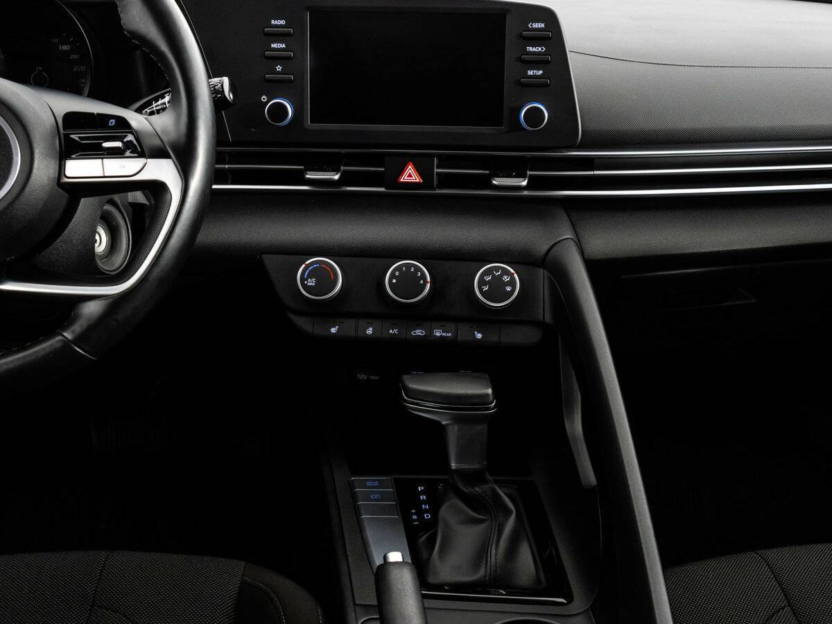 Купить Hyundai Elantra с пробегом. Фото: #13