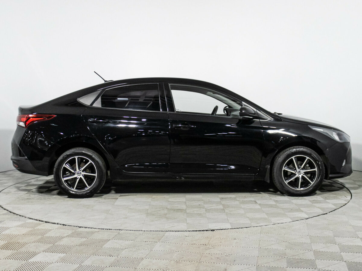 Купить Hyundai Solaris с пробегом. Фото: #3
