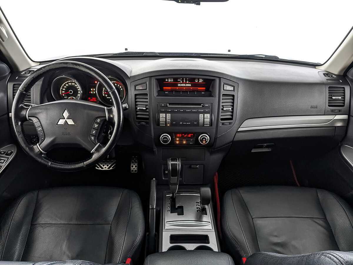 Купить Mitsubishi Pajero с пробегом. Фото: #13