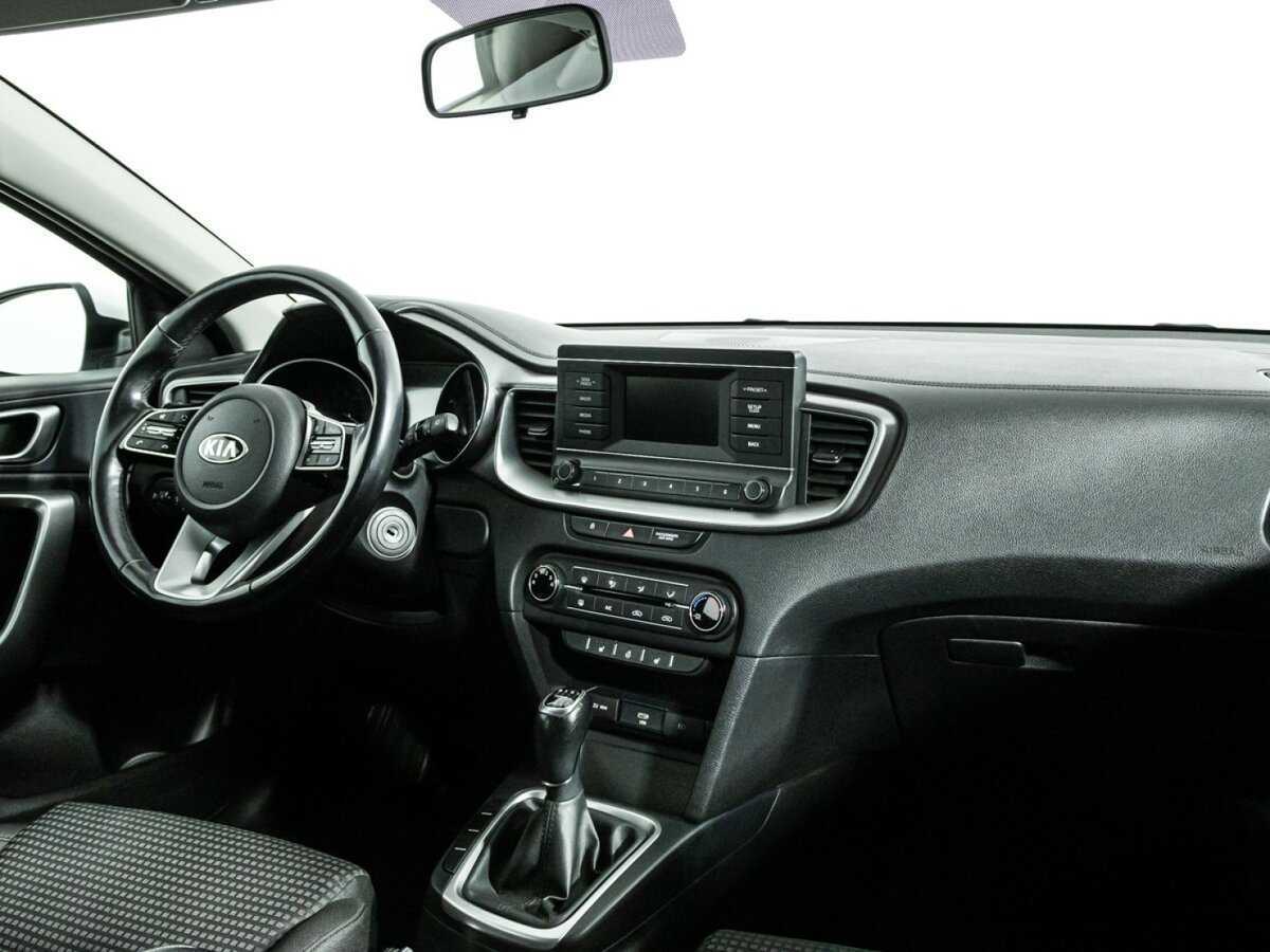 Купить Kia Ceed с пробегом. Фото: #9