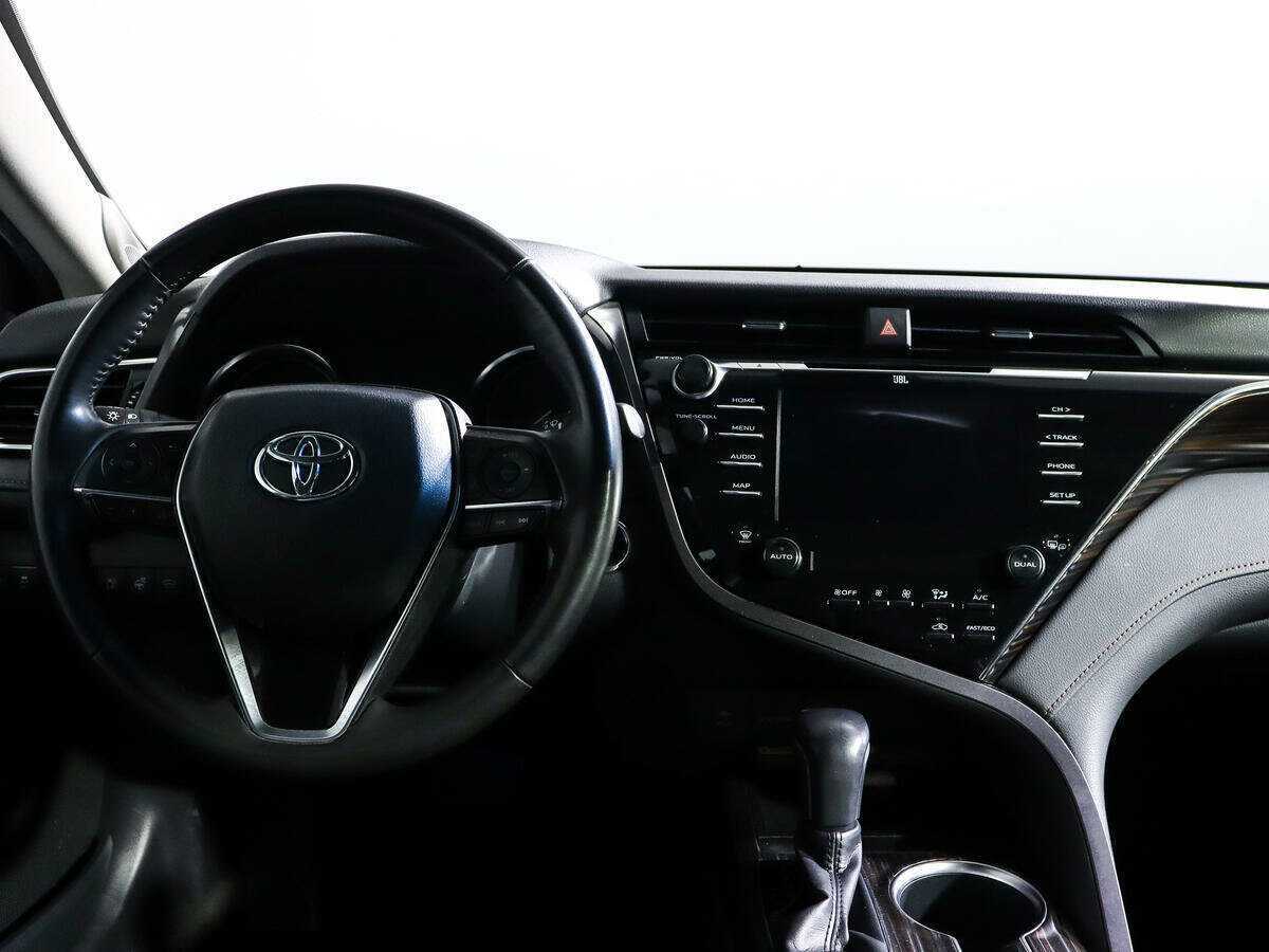 Купить Toyota Camry с пробегом. Фото: #9
