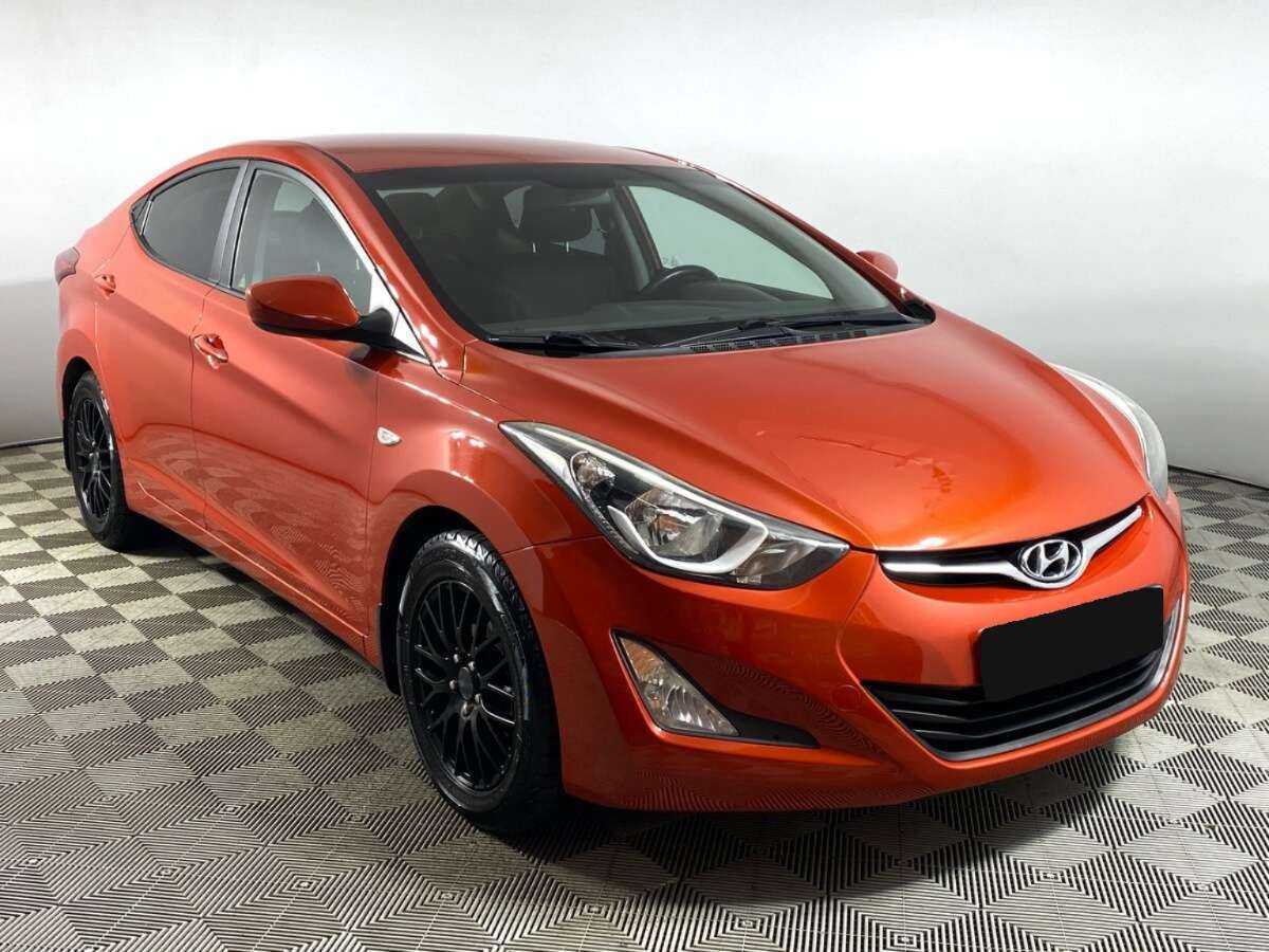 Купить Hyundai Elantra с пробегом. Фото: #2